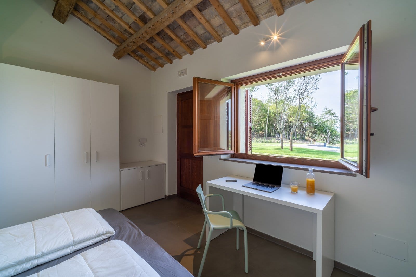 Double Room with Pool View & Independent Entrance